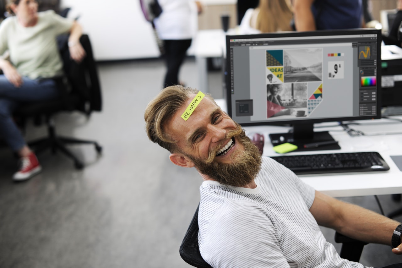 Glad man på jobbet